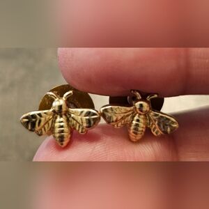 Liz Claiborne Gold Costume Earrings EUC